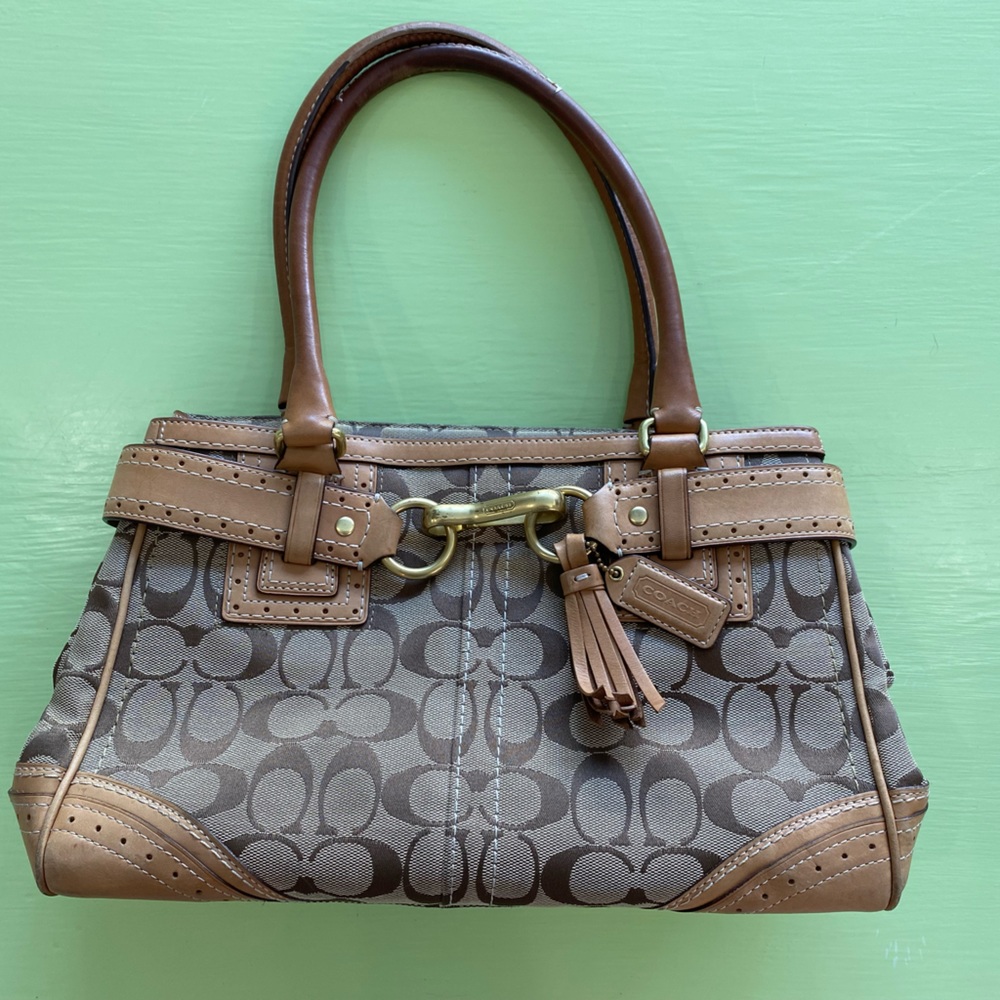 COACH SIGNATURE HANDBAG SERIAL # C0773-10507.